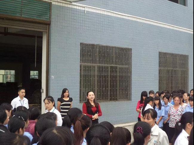 員工尹秀梅老公住院，其家庭極為貧困，公司···
